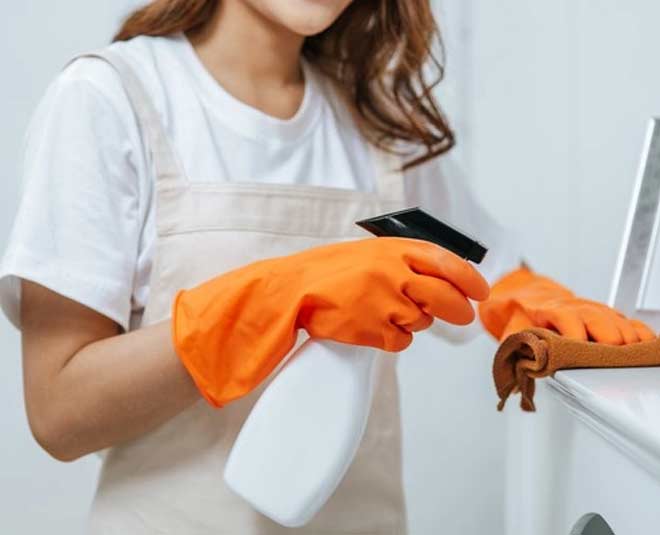 Defog  the  bathroom  mirror  hacks