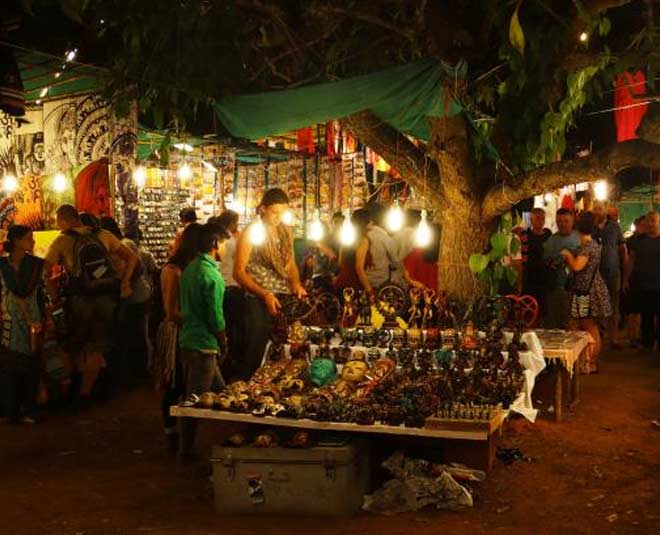 arpora saturday night market in goa