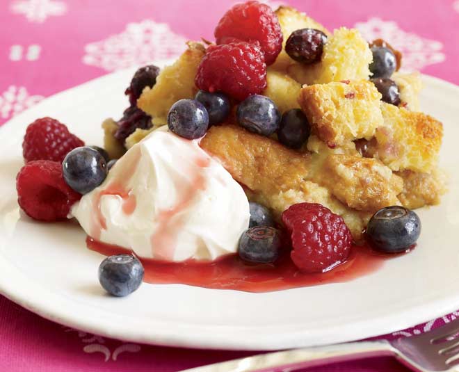 berries bread pudding