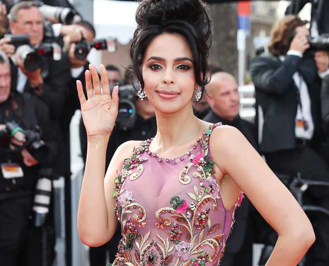 Mallika Sherawat Changed Her Name After Dad Said She'd Tarnish Family ...