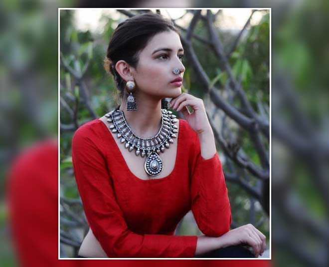 carry oxidised jewellery with lehenga