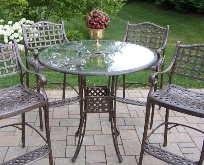 How Do I Clean Metal Garden Furniture