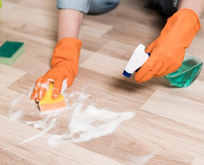 फर्श की करें सफाई floor cleaning