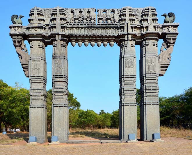 history about warangal fort isnide 