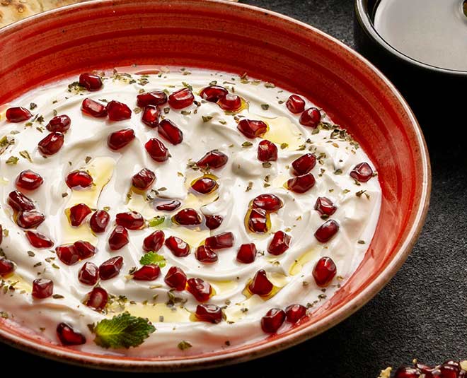 potato-pomegranate-raita-recipe-in-hindi-potato-pomegranate-raita