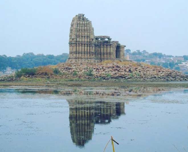 mahoba famous places to visit inside 