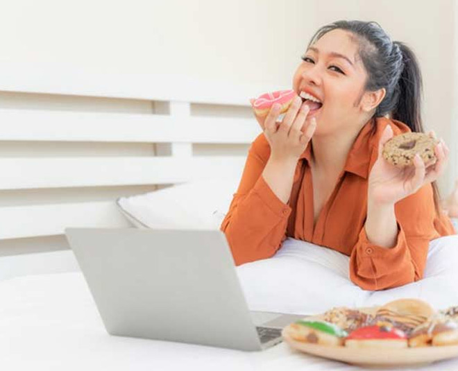 इमोशनल इटिंग से बचें overeating