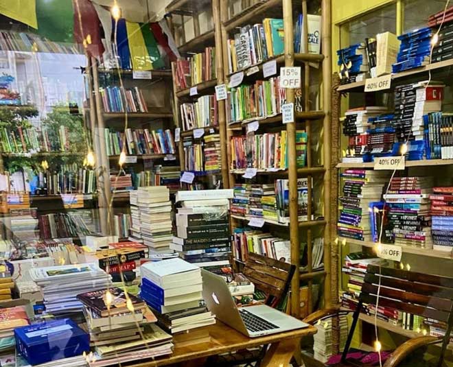 पगडंडी बुकस्टोर कैफे, रेजेंट प्लाजा मॉल, पुणे pagdandi bookstore cafe pune