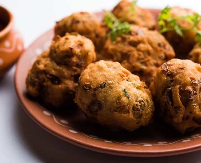 pakora with chawal ka ata