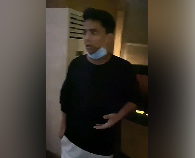 restaurant misbehaved with woman wearing saree