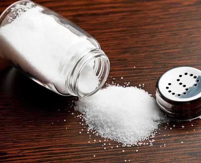 salt to remove oil stains in kitchen