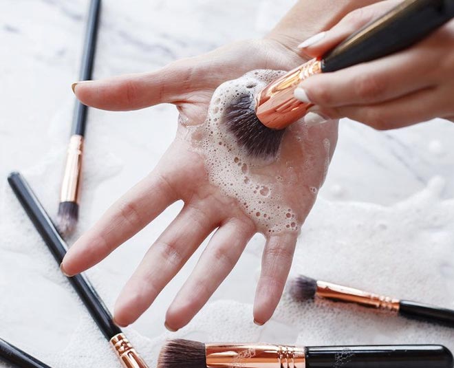should clean makeup brushes regularly tips