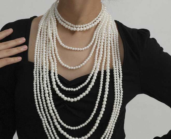 style long pearl necklace