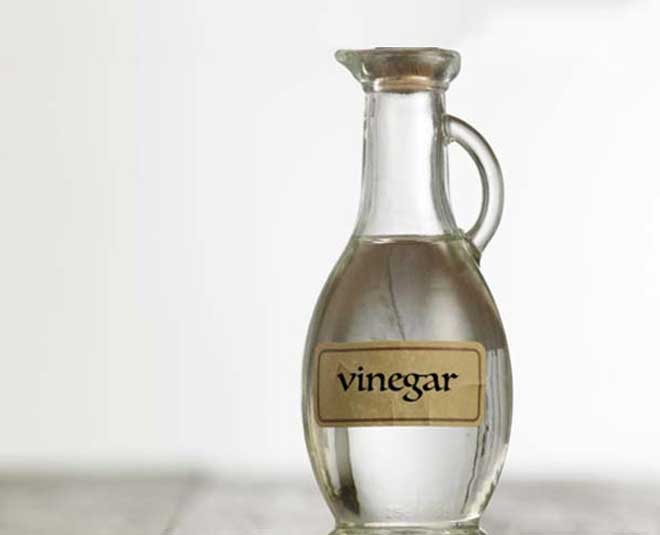 vinegar to remove oil stains in kitchen