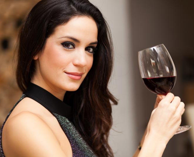 How To Make Red Wine Facepack For Glowing Skin in hindi how to make