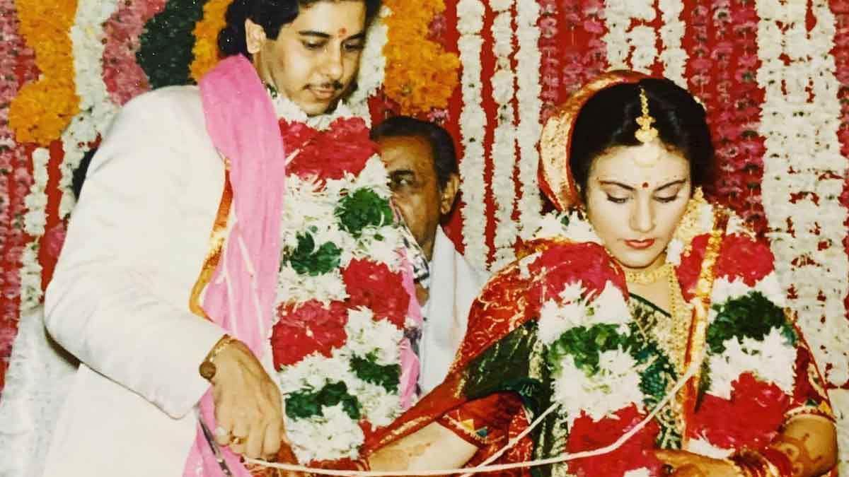 Dipika  Chikhlia  Ki  Real  Life  Family  Ke  Sath  Tasveeren