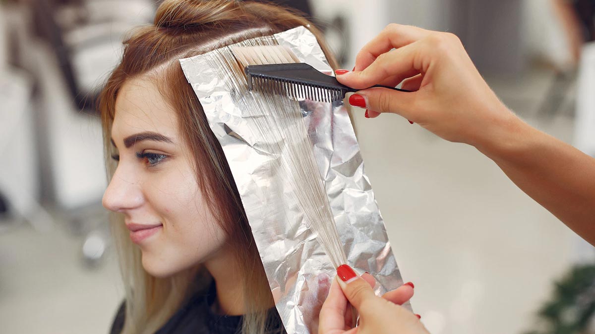 How to do hair highlight at home