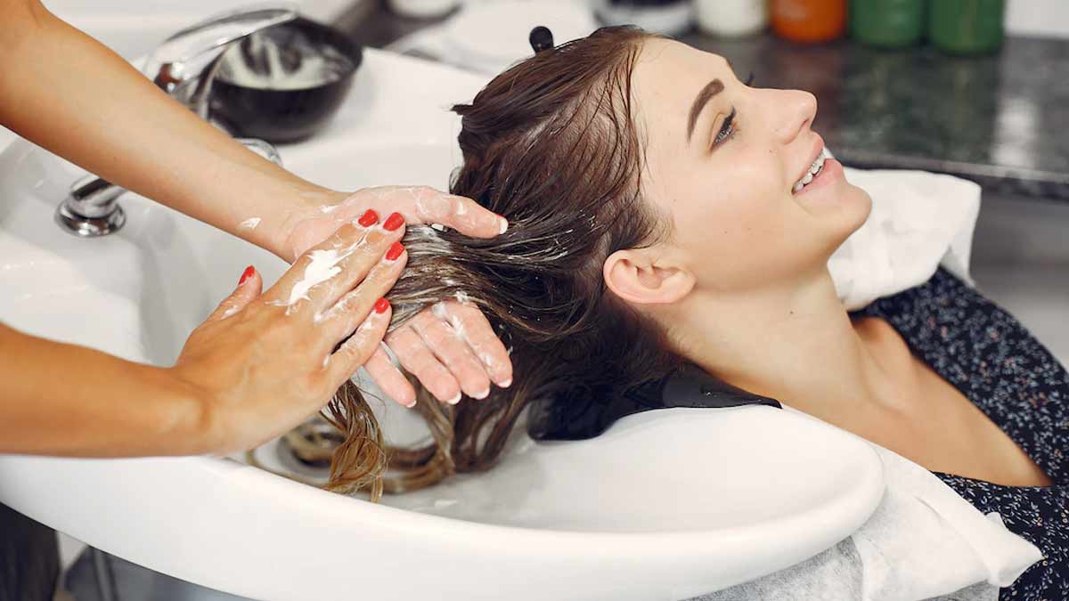 Hair Spa at Home with Home Remedies| बेस्ट हेयर स्पा कौन सा है|Hair Spa At  Home Step By Step | how to do banana hair spa at home | HerZindagi