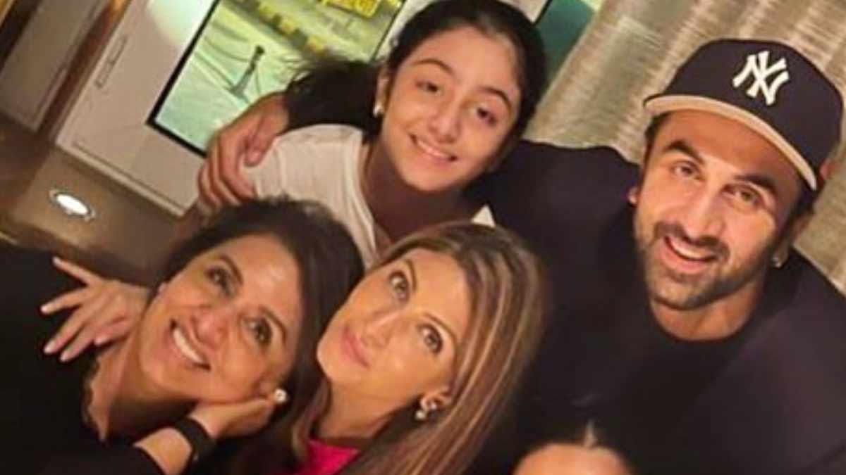 हैप्पी फैमिली टूगेदर alia bhatt and neetu kapoor