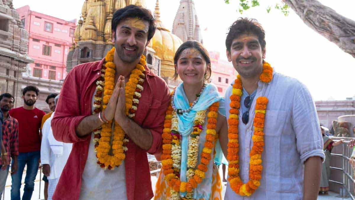 Twinning & Slaying! All The Times When Ranbir Kapoor & Alia Bhatt Wore  Colour Co-ordinated Outfits