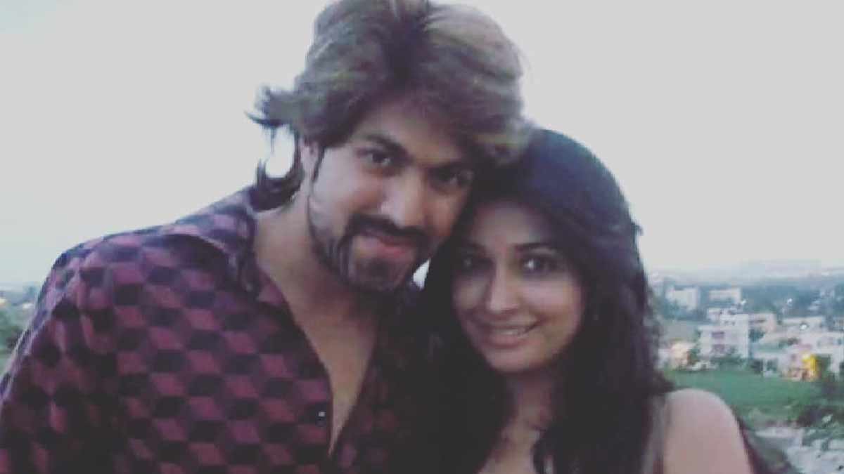 ash and Radhika love story in hindi ()