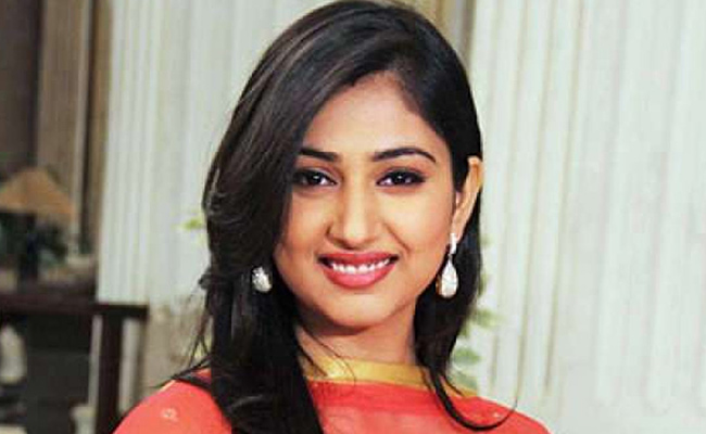 disha parmar co star