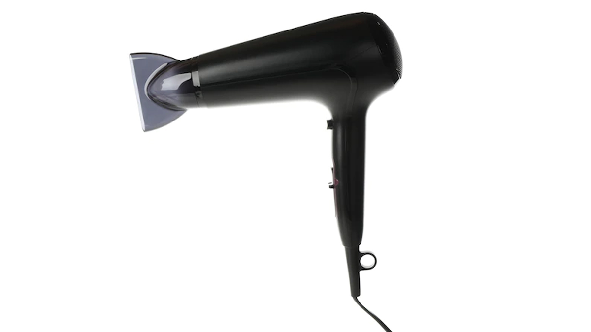hair dryer to remove lint