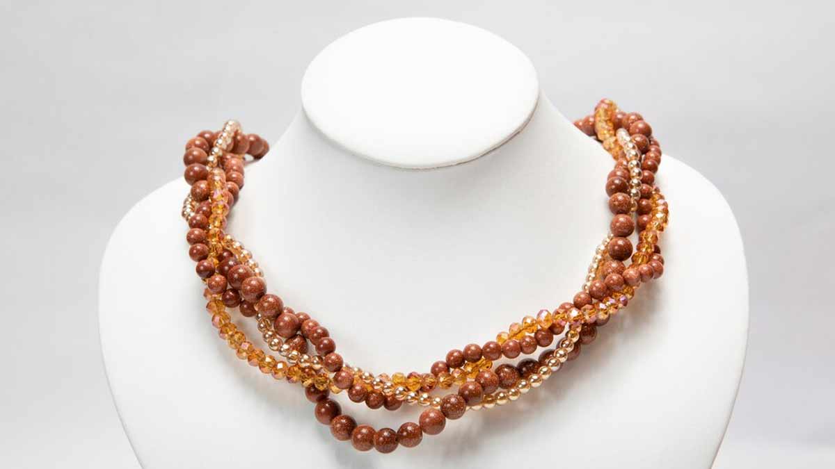 how to style beaded jewellery with dress