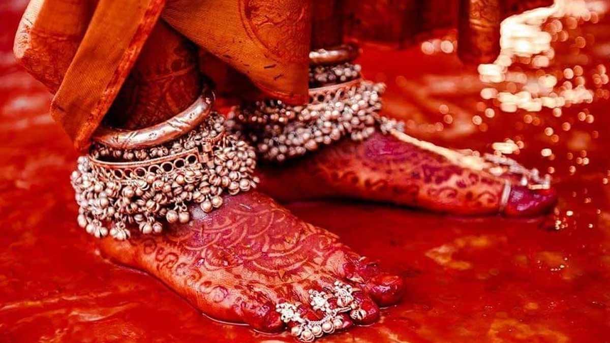 Marriage traditional deals toe rings