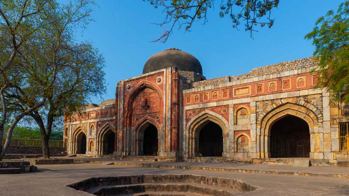 jamali kamali mosque