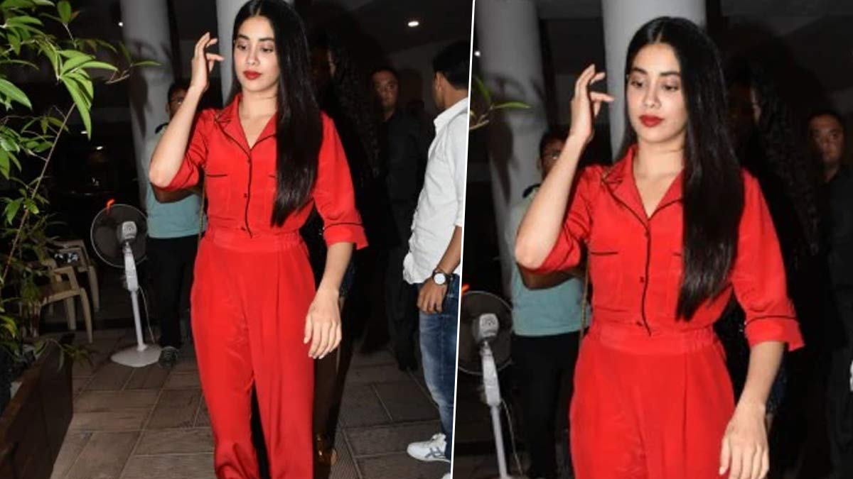 janhvi kapoor jumpsuit looks ()