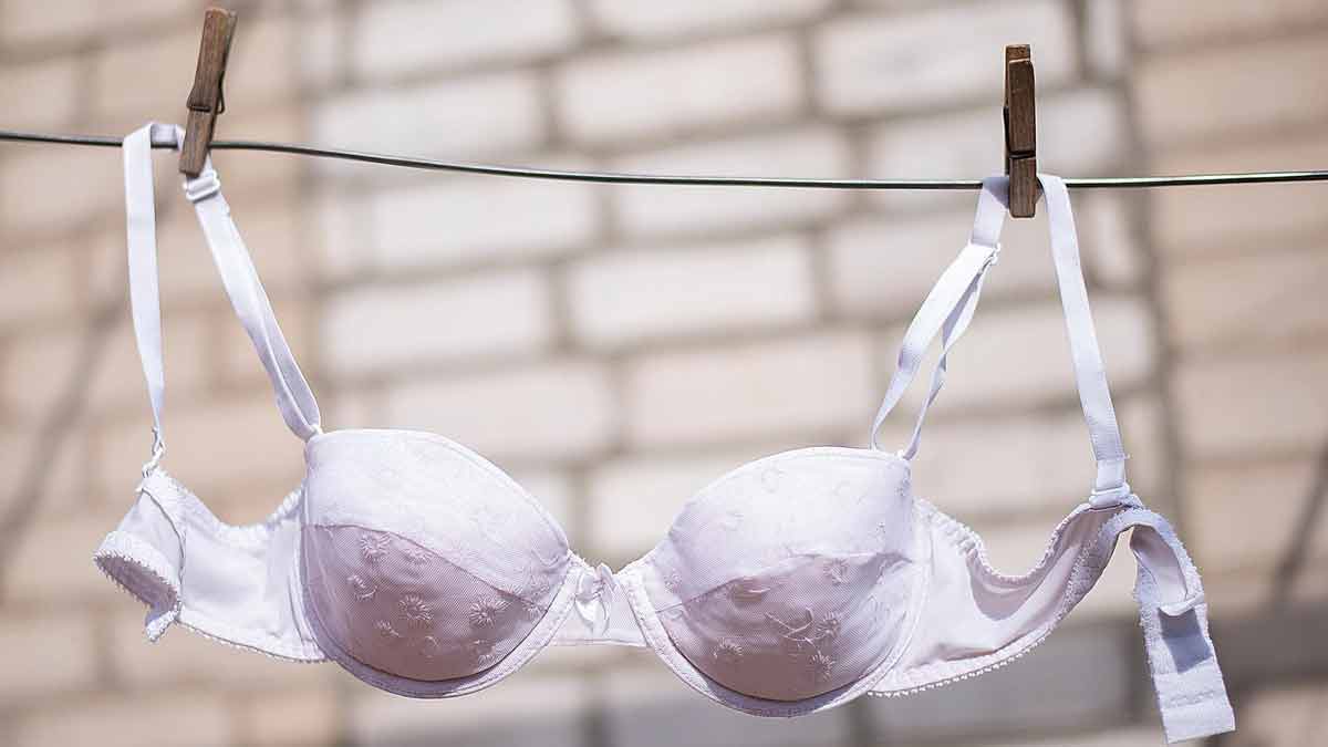 Common Bra Mistakes to Avoid when Wearing Kurtis