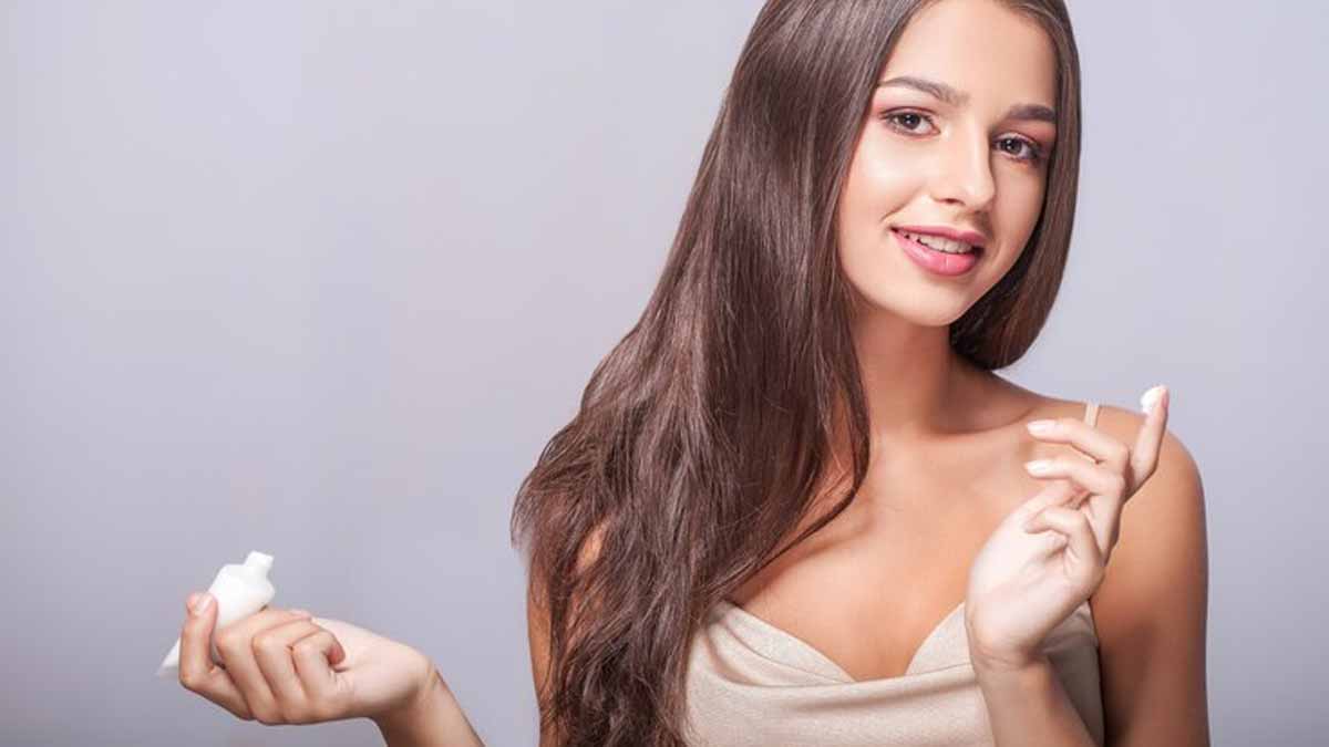 moisturising and hydrating skin