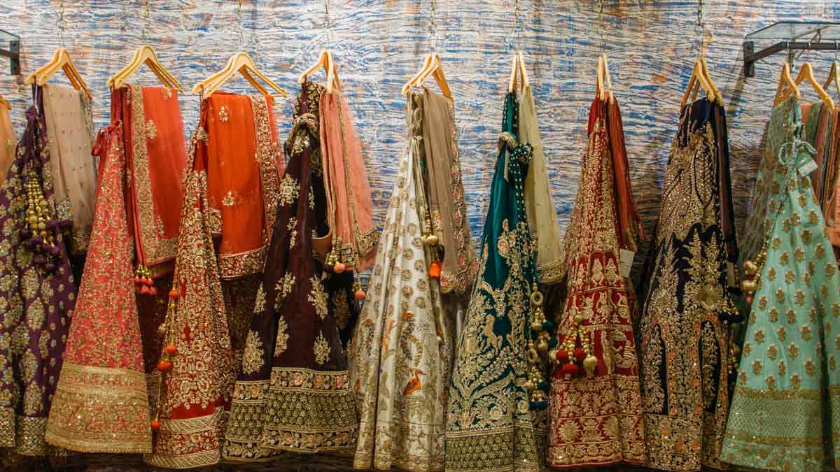 PARAS DESIGNERS | MINERVA MARKET | Wholesale Textile Market Ludhiana |  Bridal Lehenga, Party Dresses - YouTube