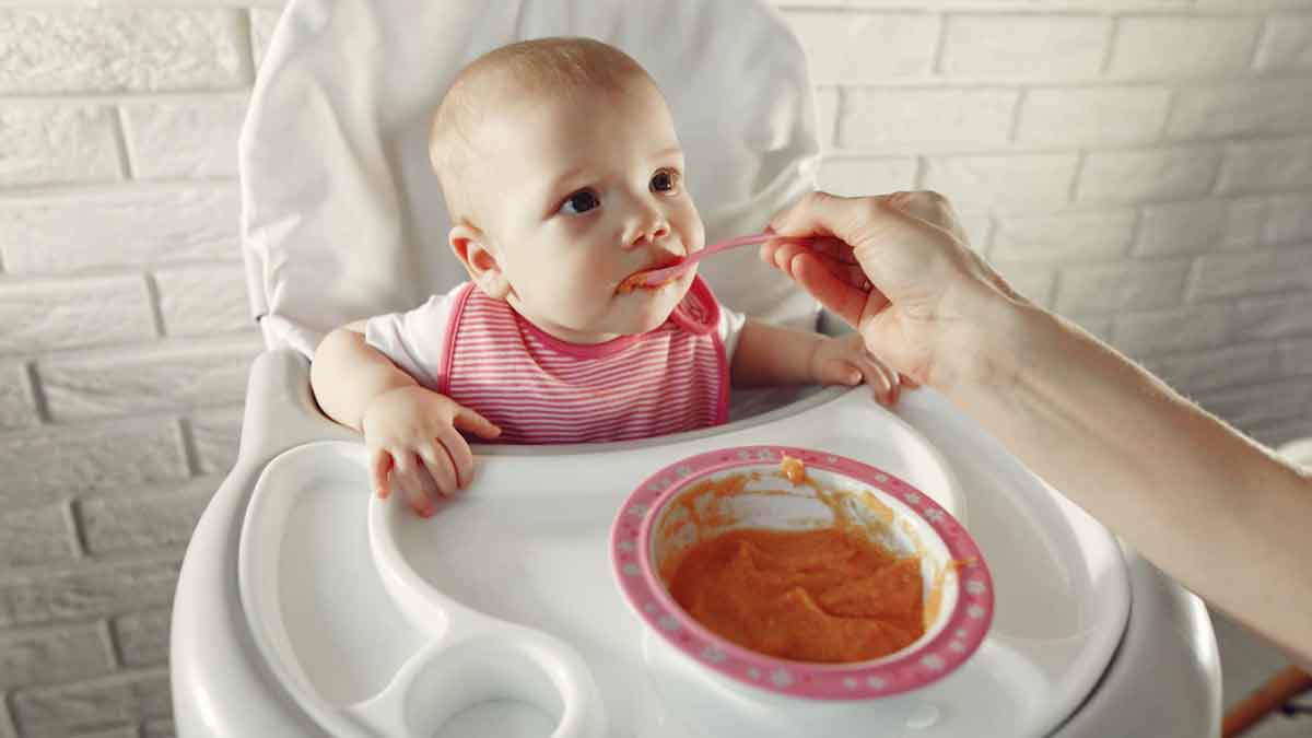 start solid foods to baby diet by expert in hindi