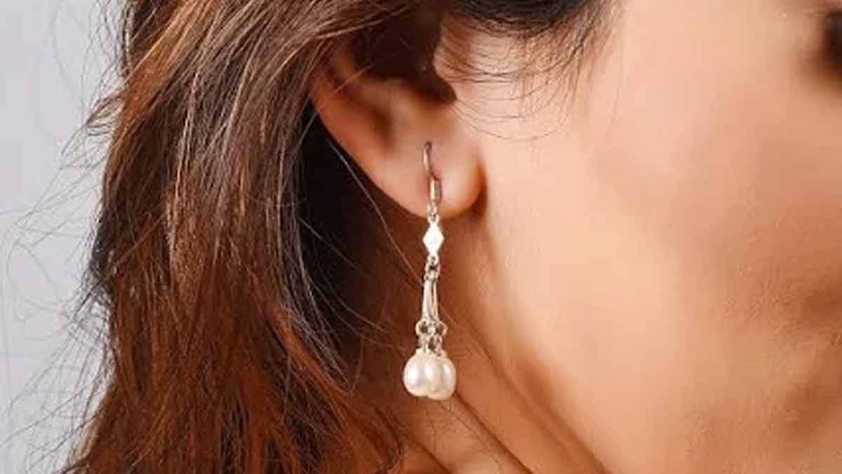 Choose The Perfect Pair of Earrings for Kurti