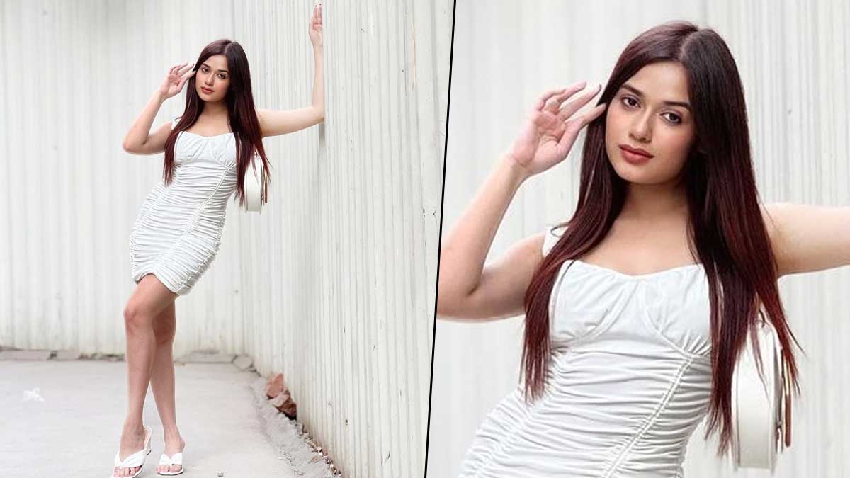 व्हाइट बॉडीकॉन ड्रेस white bodycorn dress