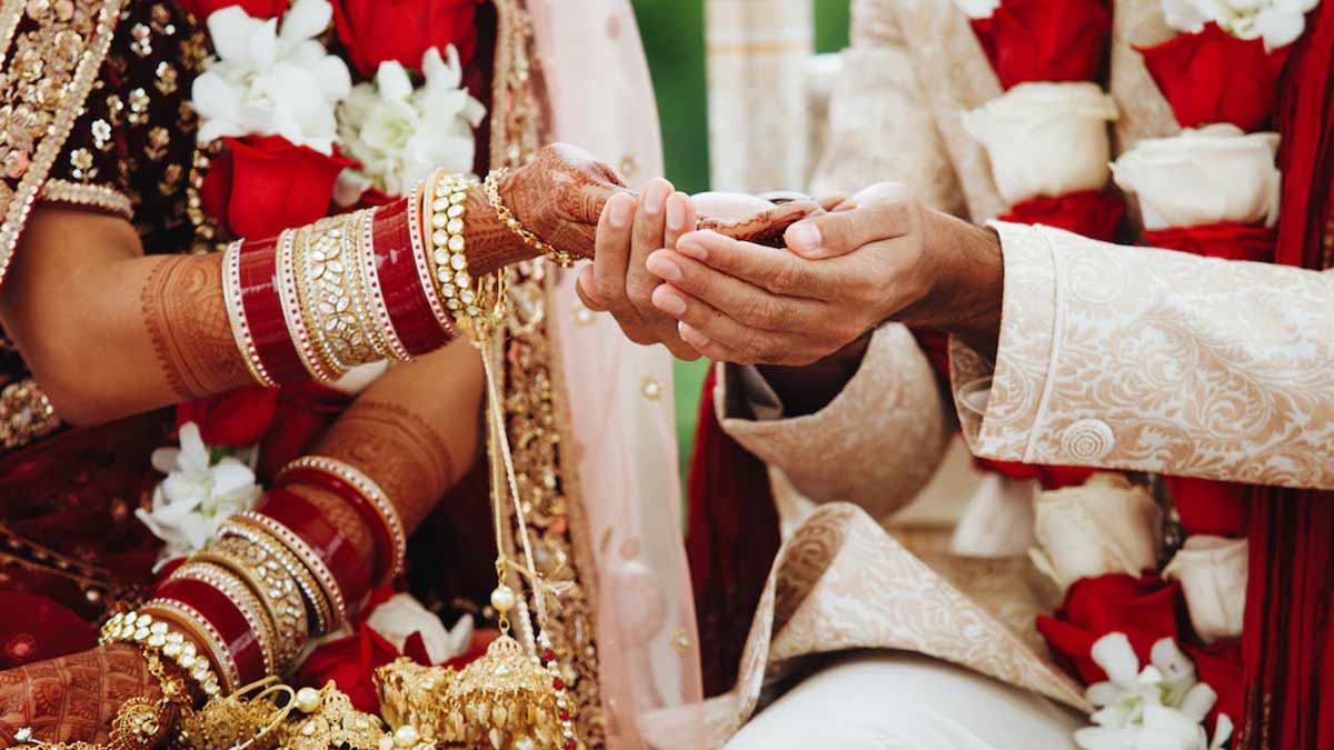 why mothers do not attend sons marriage in hindu dharam