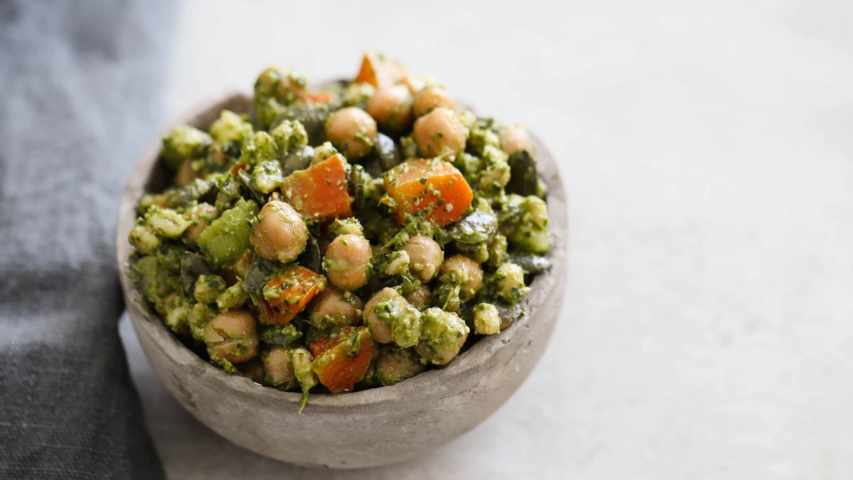 Chickpea Salad With Avocado