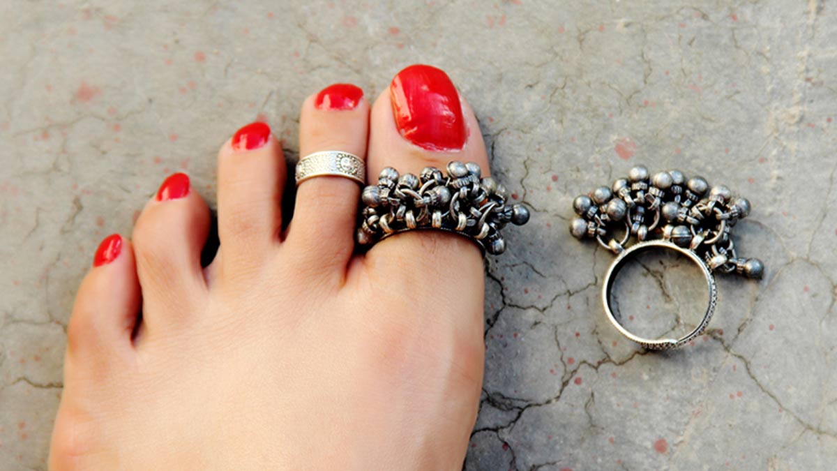 banjara toe ring design
