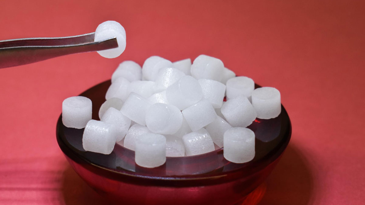 camphor benefits for house