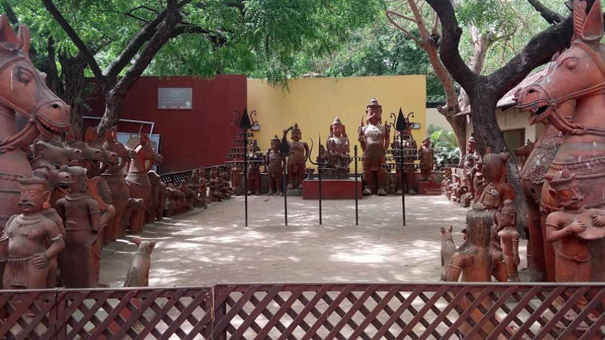 crafts museum in delhi in hindi