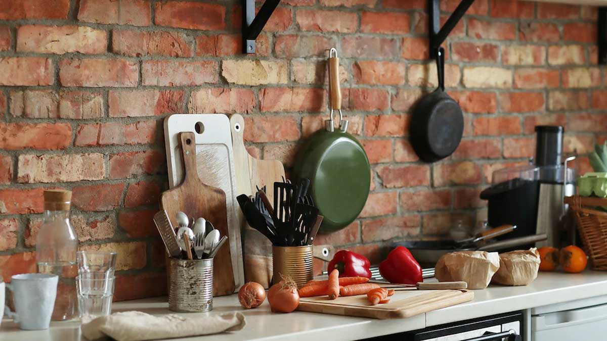 essential kitchen tools for housewives