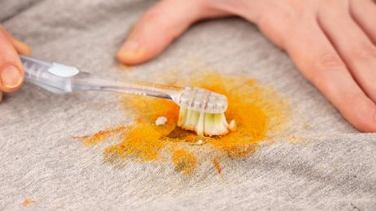 how to clean haldi stain from clothes
