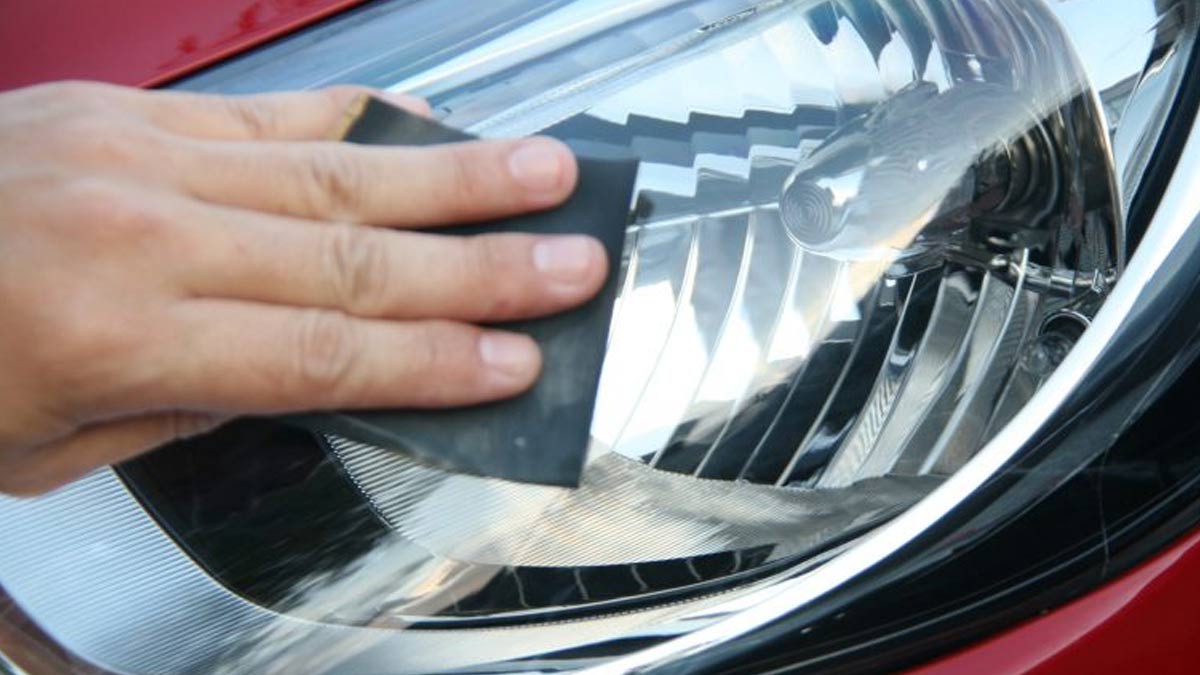 how-to-remove-scratches-from-headlights-car