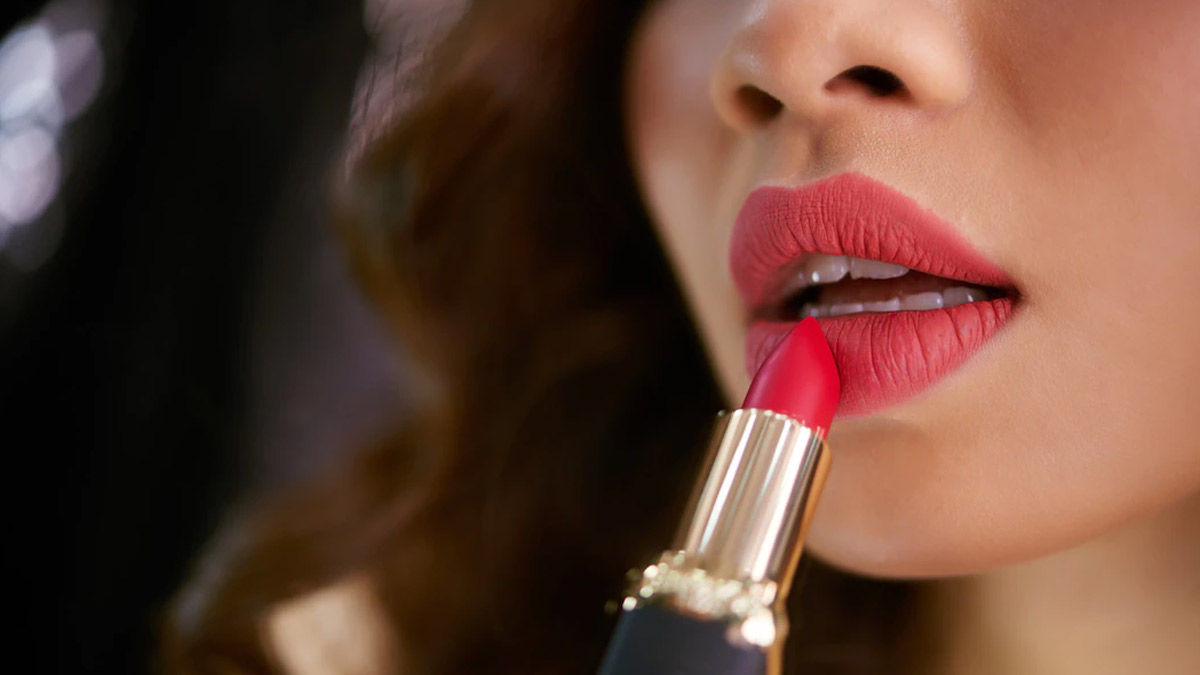 lipstick lip contouring