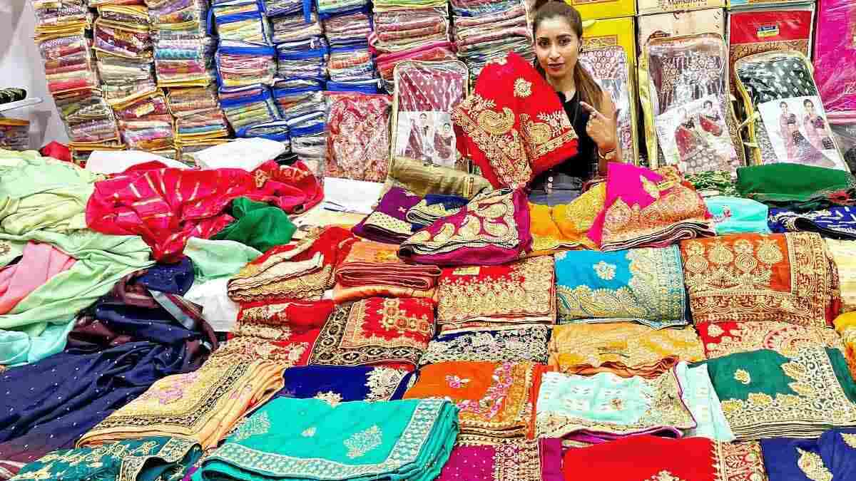 local market of delhi for latest saree shopping