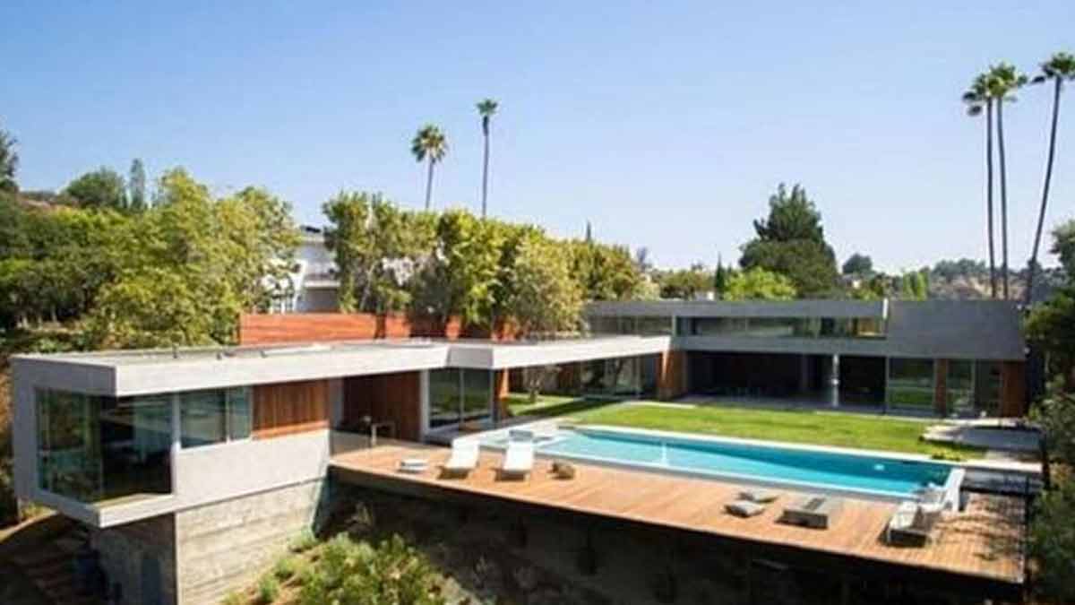 प्रियंका चोपड़ा priyanka chopra house