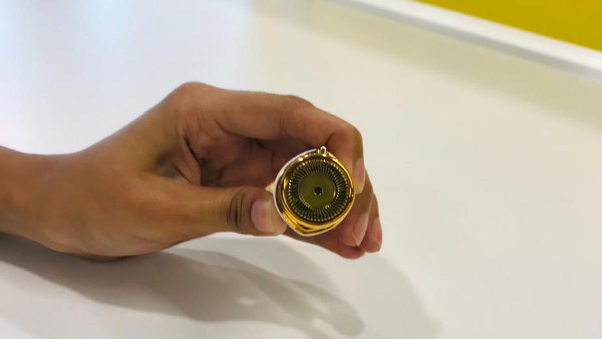 sirona facial razor texture