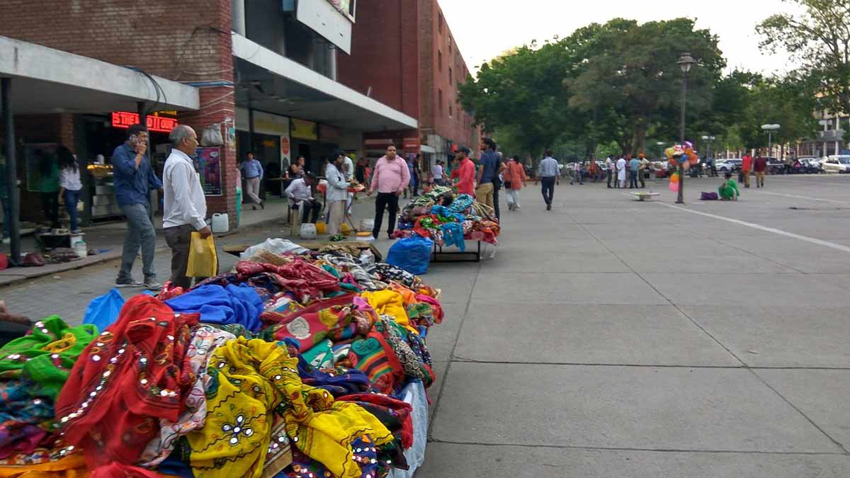 street market in chandigarh for shopping in hindi